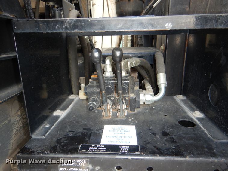 image for item DI2638 2006 International 7400 sewer jetter truck