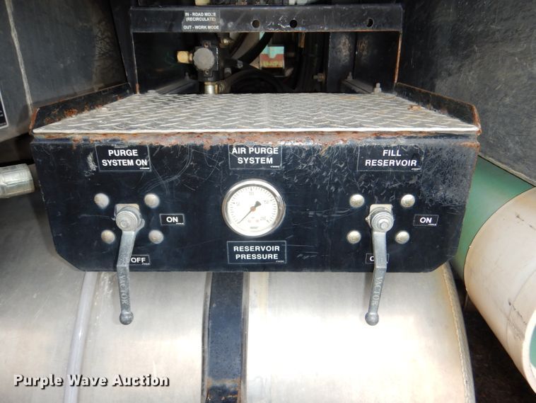 image for item DI2638 2006 International 7400 sewer jetter truck