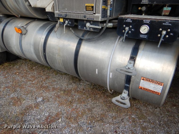 image for item DI2638 2006 International 7400 sewer jetter truck