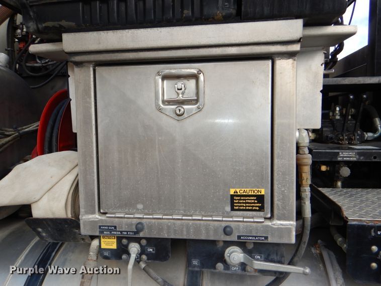 image for item DI2638 2006 International 7400 sewer jetter truck
