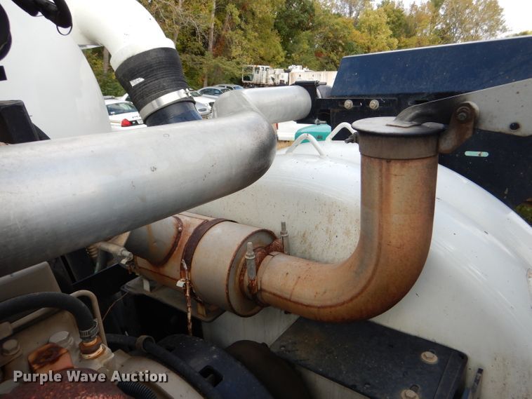 image for item DI2638 2006 International 7400 sewer jetter truck