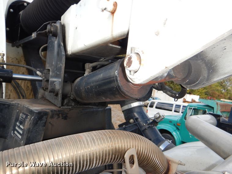 image for item DI2638 2006 International 7400 sewer jetter truck