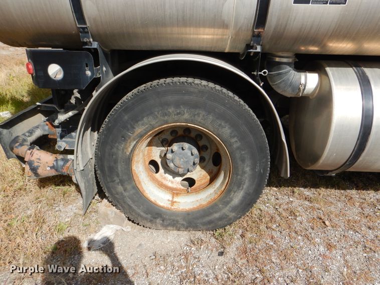 image for item DI2638 2006 International 7400 sewer jetter truck