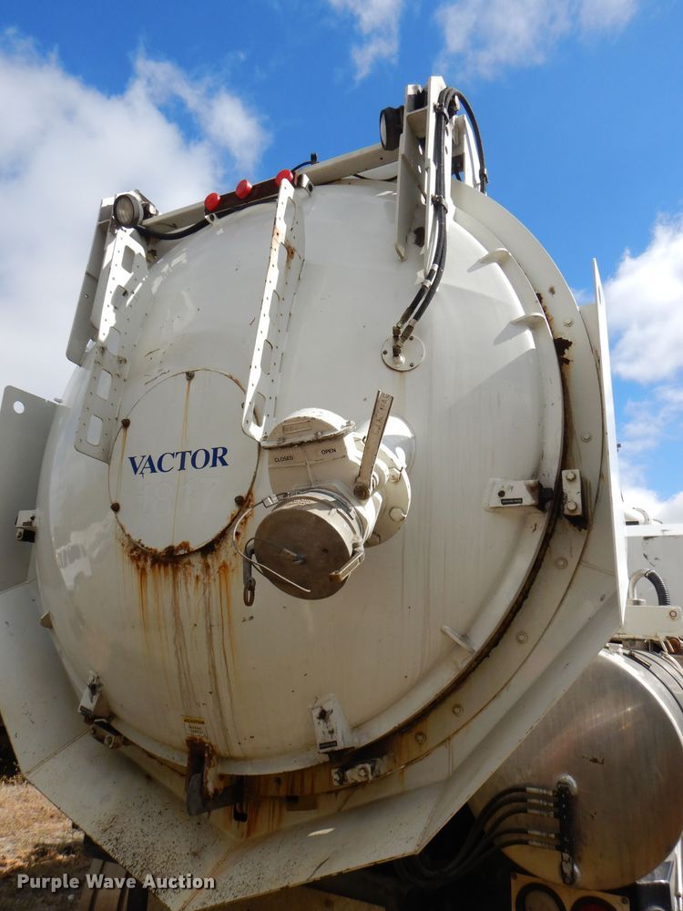 image for item DI2638 2006 International 7400 sewer jetter truck