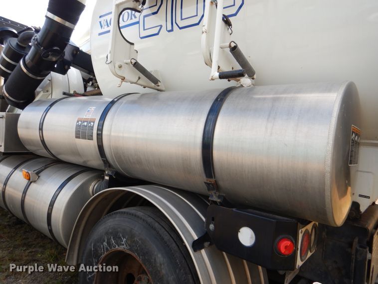 image for item DI2638 2006 International 7400 sewer jetter truck