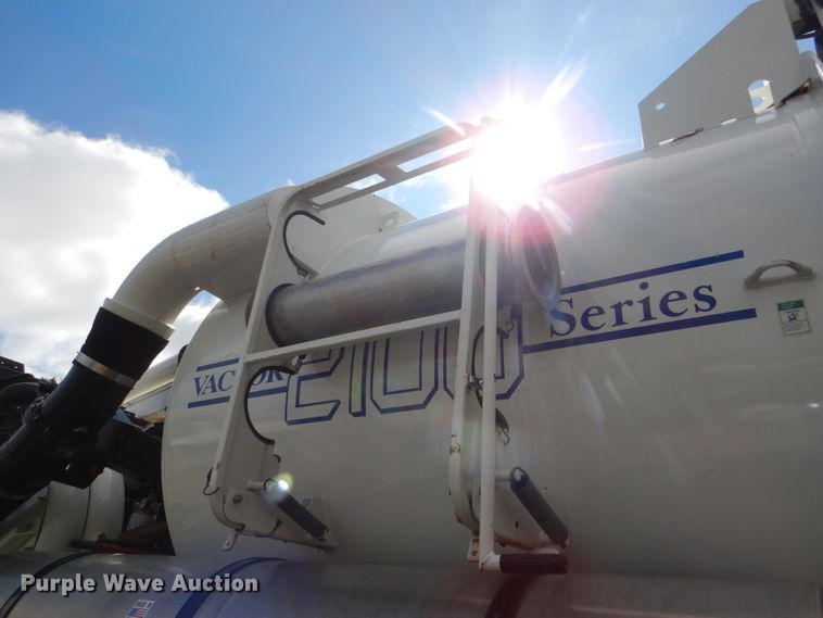 image for item DI2638 2006 International 7400 sewer jetter truck