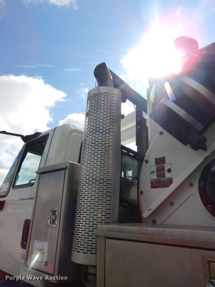 image for item DI2638 2006 International 7400 sewer jetter truck