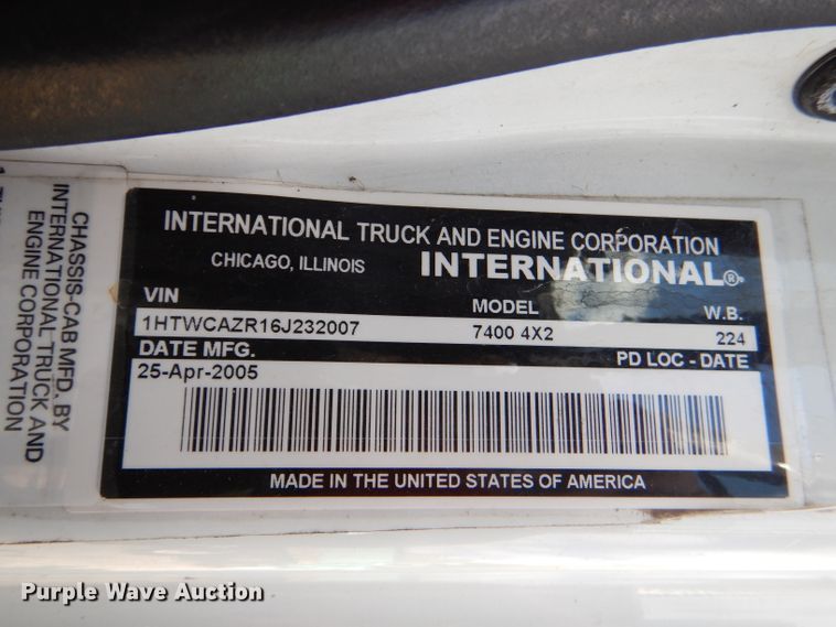 image for item DI2638 2006 International 7400 sewer jetter truck