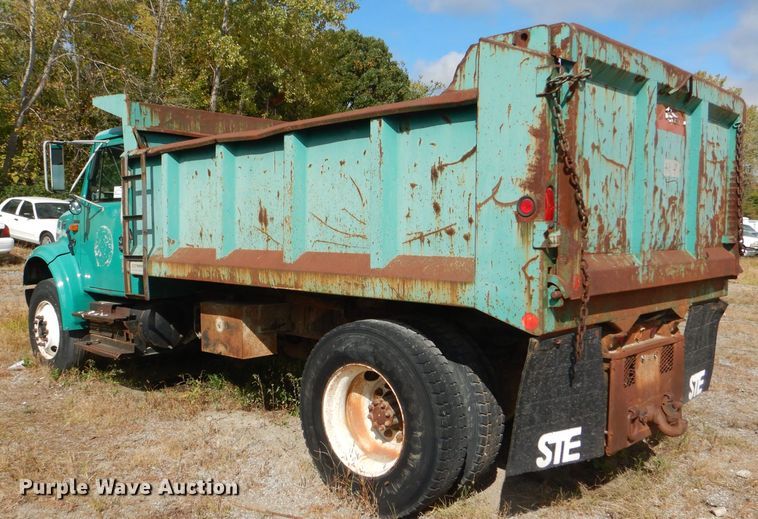 image for item DI2639 2001 International 4900 dump truck