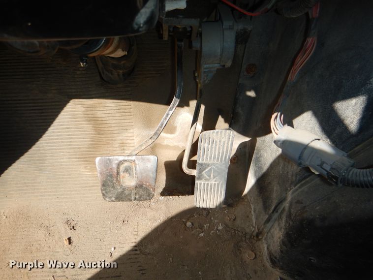 image for item DI2639 2001 International 4900 dump truck