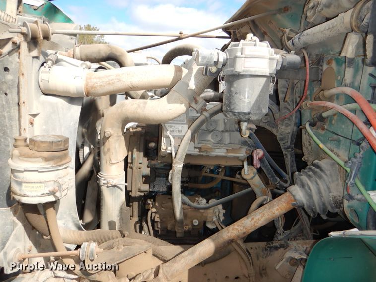 image for item DI2639 2001 International 4900 dump truck