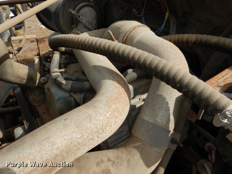 image for item DI2639 2001 International 4900 dump truck