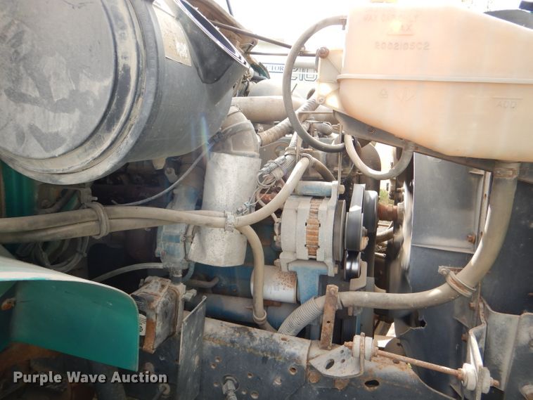 image for item DI2639 2001 International 4900 dump truck