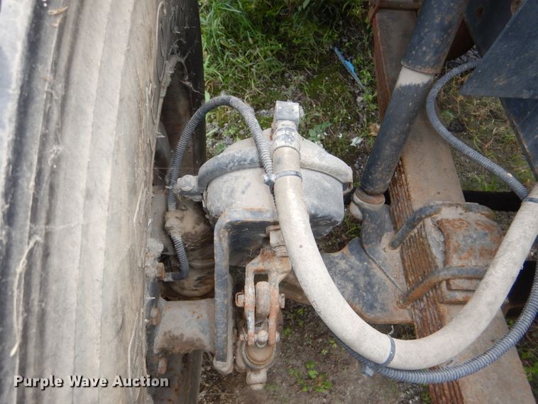 image for item DI2639 2001 International 4900 dump truck