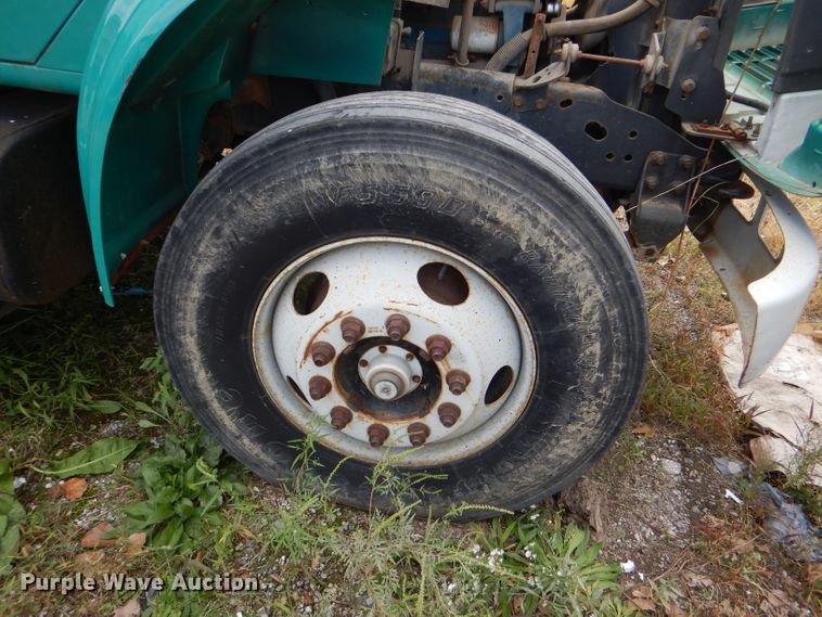 image for item DI2639 2001 International 4900 dump truck