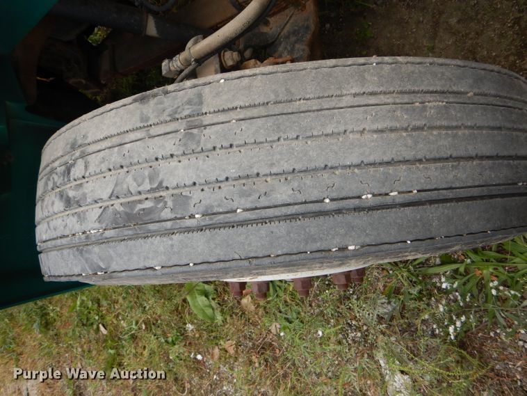 image for item DI2639 2001 International 4900 dump truck