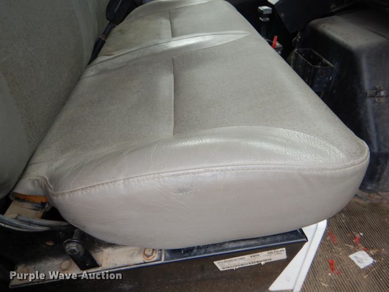 image for item DI2639 2001 International 4900 dump truck