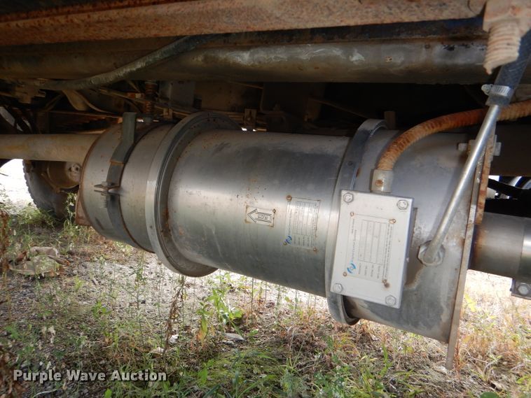 image for item DI2639 2001 International 4900 dump truck