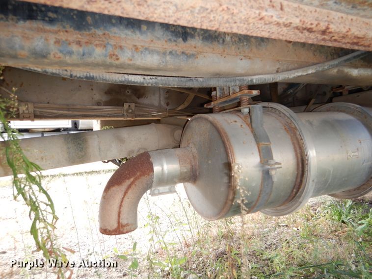 image for item DI2639 2001 International 4900 dump truck