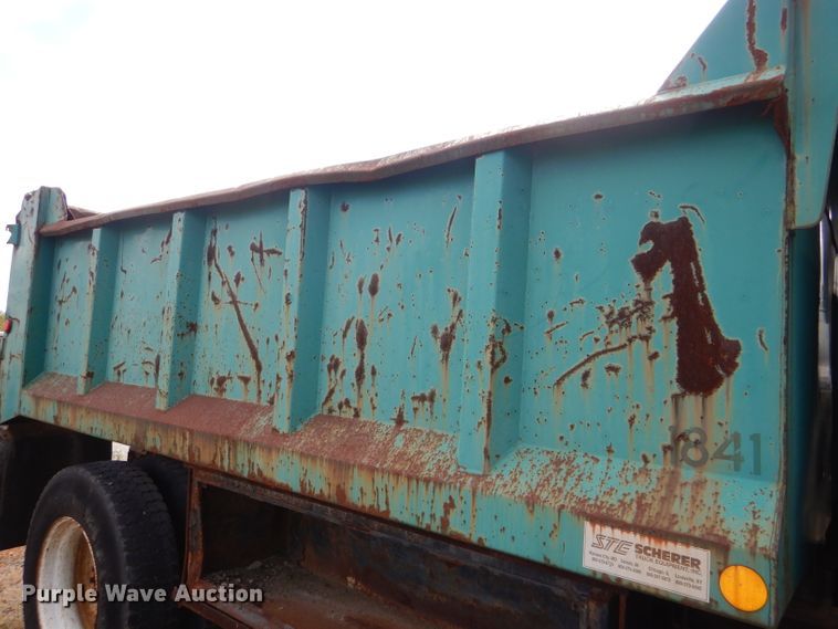 image for item DI2639 2001 International 4900 dump truck