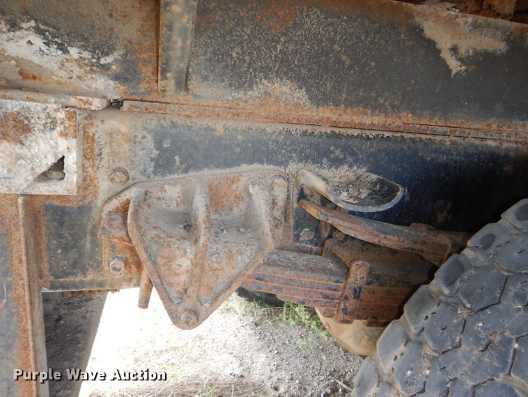 image for item DI2639 2001 International 4900 dump truck