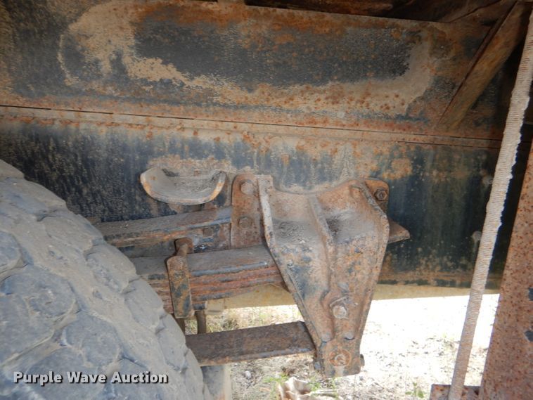 image for item DI2639 2001 International 4900 dump truck