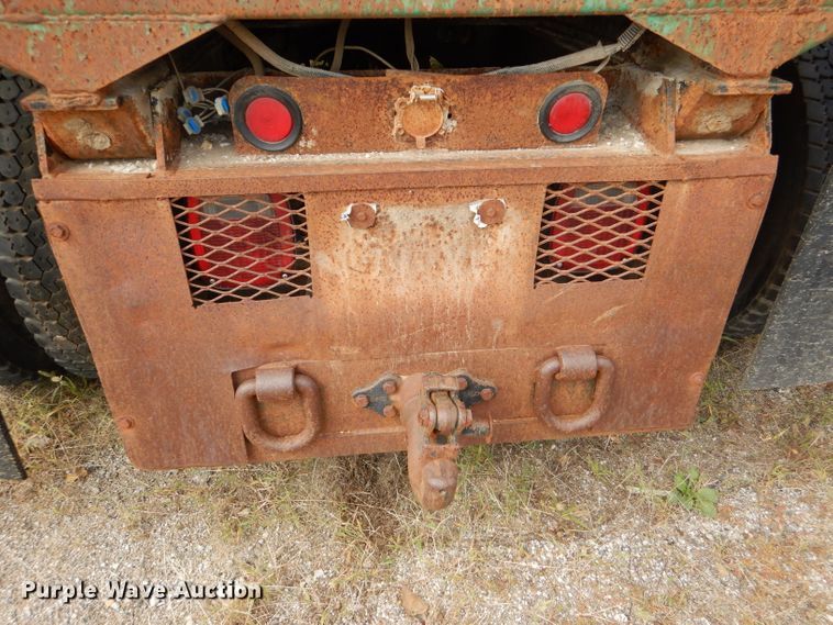 image for item DI2639 2001 International 4900 dump truck