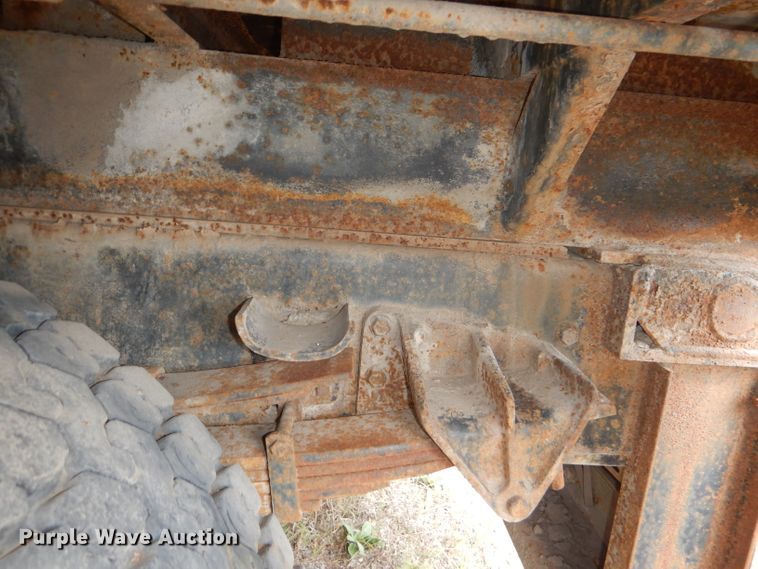 image for item DI2639 2001 International 4900 dump truck