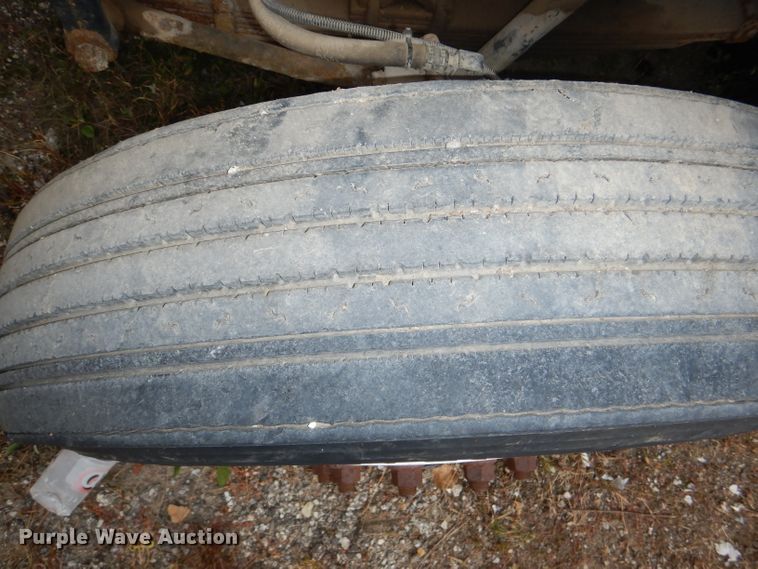 image for item DI2639 2001 International 4900 dump truck