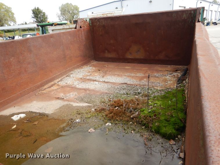 image for item DI2639 2001 International 4900 dump truck