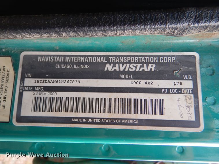 image for item DI2639 2001 International 4900 dump truck