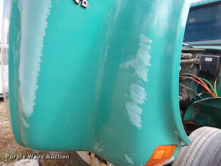 image for item DI2639 2001 International 4900 dump truck