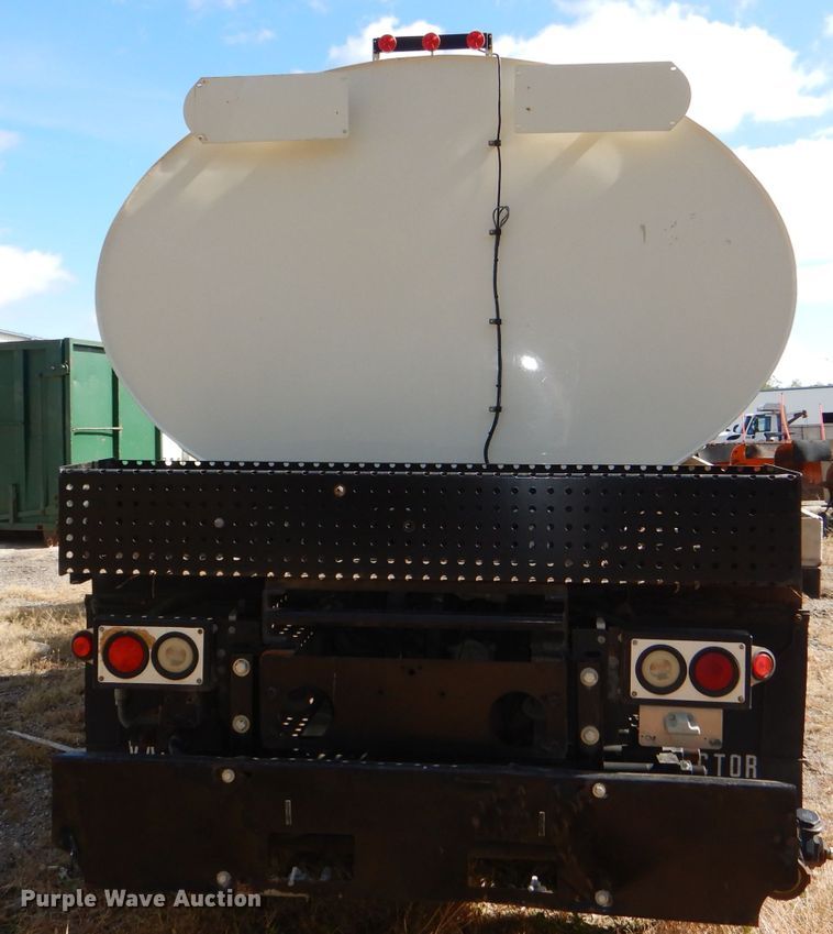 image for item DI2640 2004 International 7400 sewer jetter truck