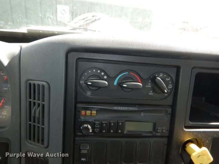 image for item DI2640 2004 International 7400 sewer jetter truck