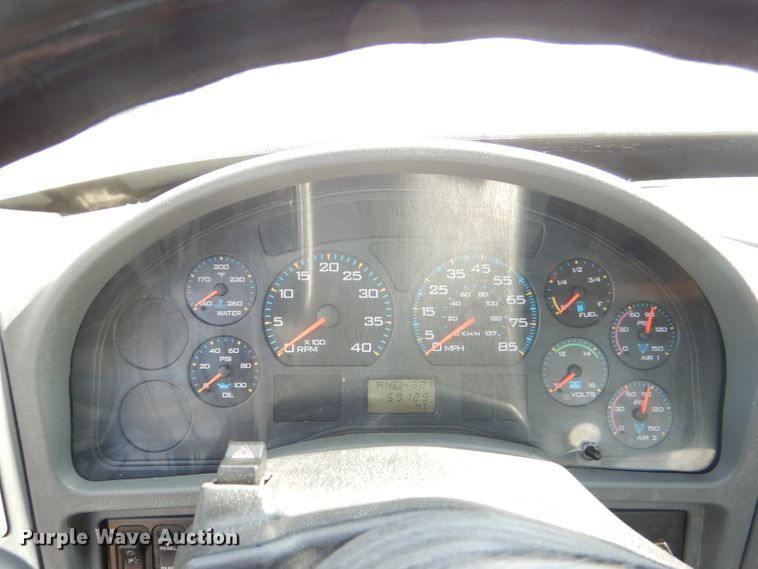 image for item DI2640 2004 International 7400 sewer jetter truck