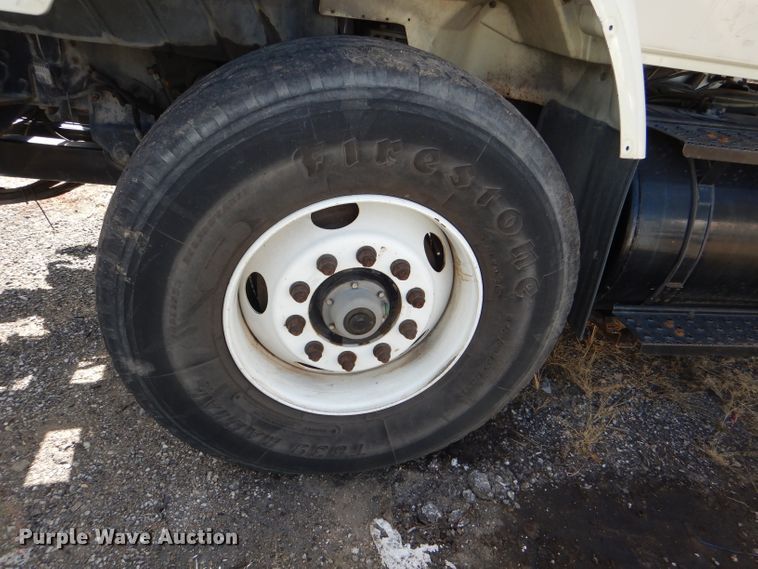 image for item DI2640 2004 International 7400 sewer jetter truck