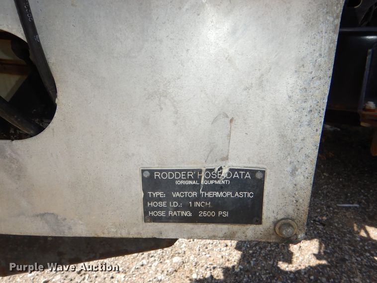 image for item DI2640 2004 International 7400 sewer jetter truck