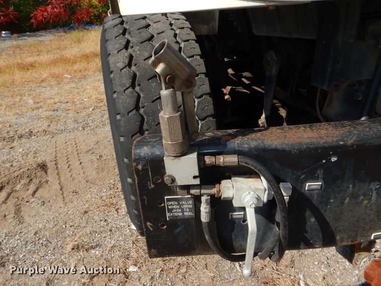 image for item DI2640 2004 International 7400 sewer jetter truck