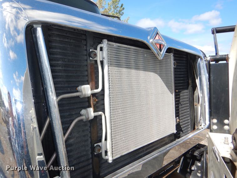 image for item DI2640 2004 International 7400 sewer jetter truck