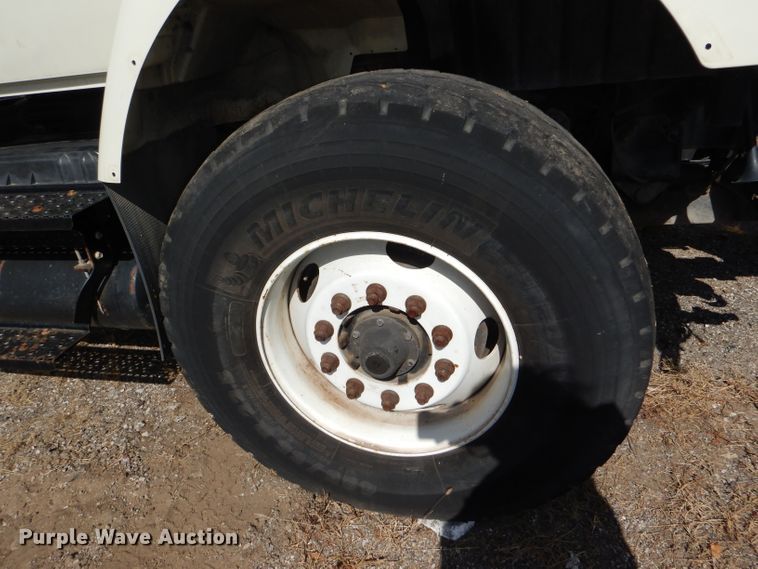 image for item DI2640 2004 International 7400 sewer jetter truck