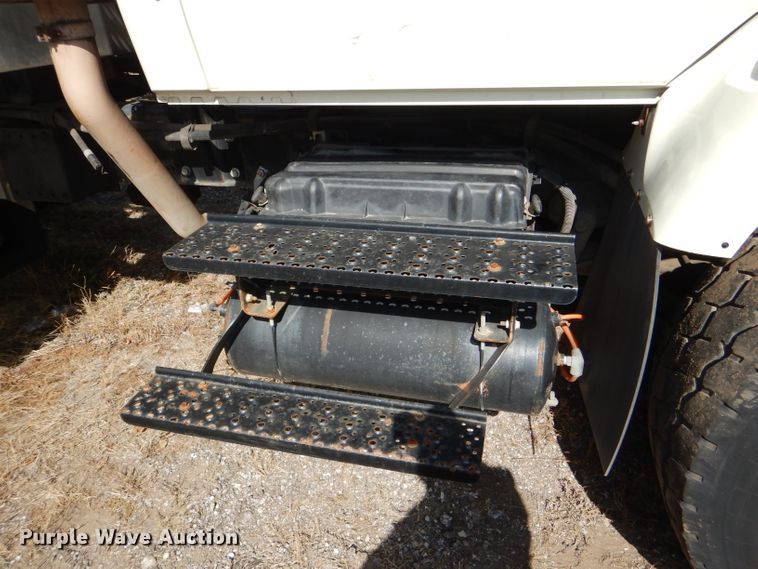 image for item DI2640 2004 International 7400 sewer jetter truck