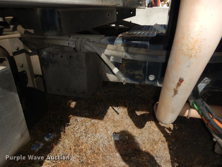 image for item DI2640 2004 International 7400 sewer jetter truck