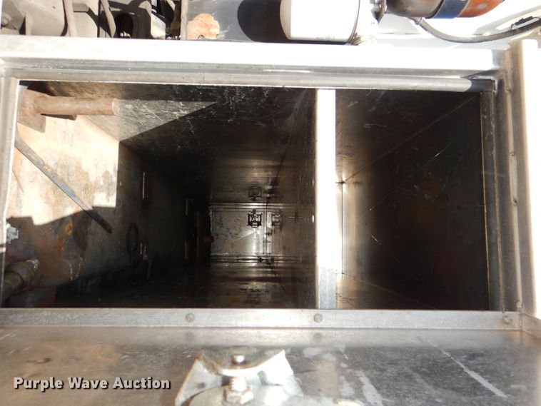 image for item DI2640 2004 International 7400 sewer jetter truck