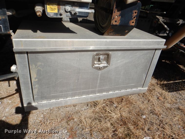 image for item DI2640 2004 International 7400 sewer jetter truck