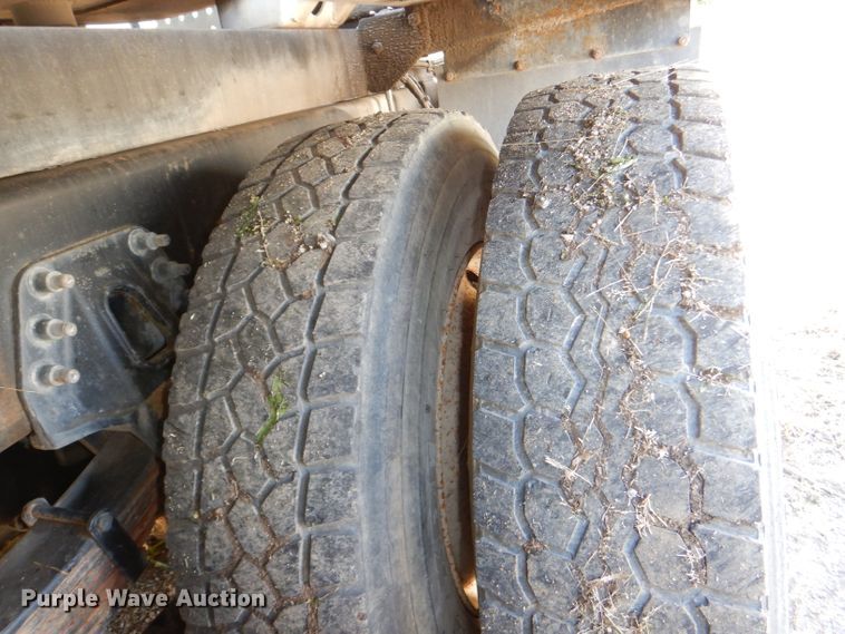 image for item DI2640 2004 International 7400 sewer jetter truck