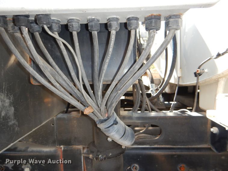 image for item DI2640 2004 International 7400 sewer jetter truck