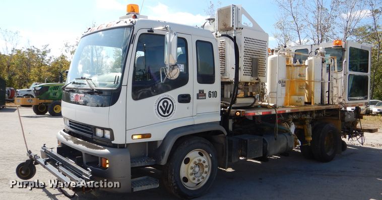 image for item DI2645 1999 GMC T6500 paint striper truck