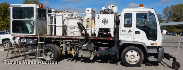 image for item DI2645 1999 GMC T6500 paint striper truck