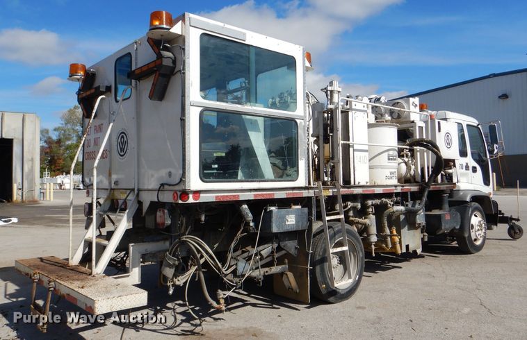 image for item DI2645 1999 GMC T6500 paint striper truck