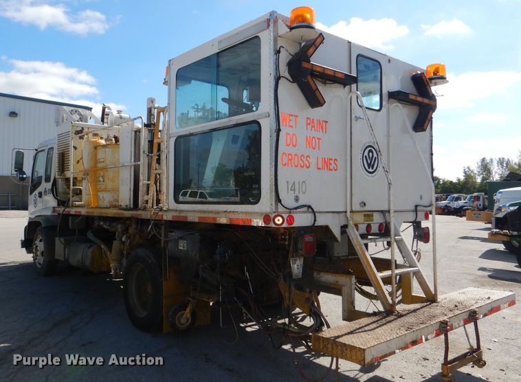 image for item DI2645 1999 GMC T6500 paint striper truck